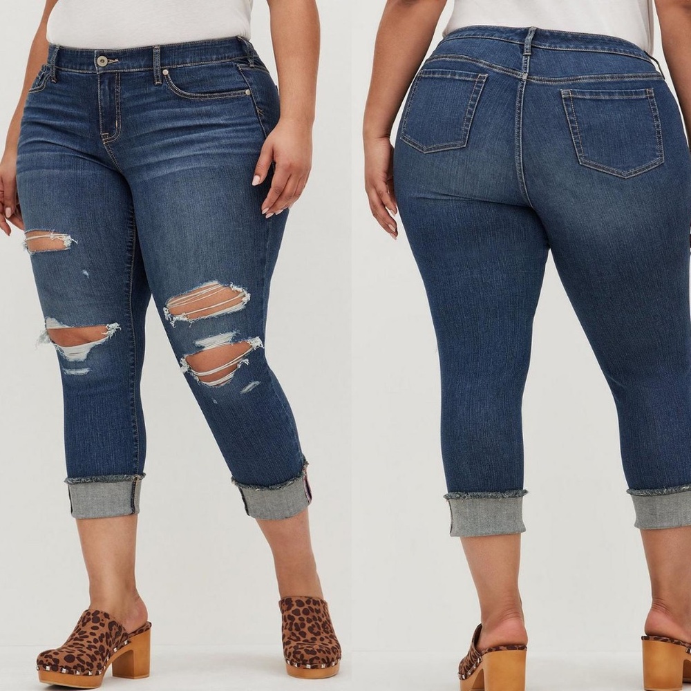 Torrid Boyfriend Crop Straight Leg Frayed Hem Distressed Jeans